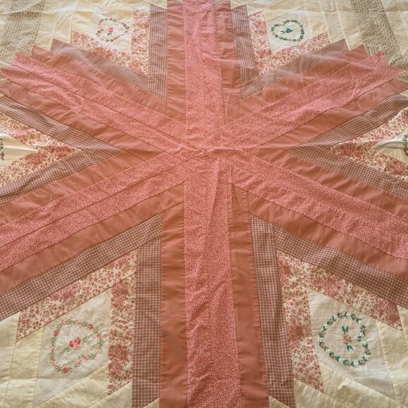 Quilted Blocked Embroidered Hearts Hexagon Twin/Full Bed Cover with Lace Trim - Picture 3 of 12